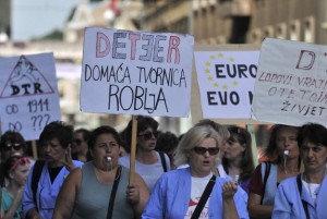 Female workers in the Croatian company DTR, on strike last year. Photo credit: Damir Krajac / Cropix